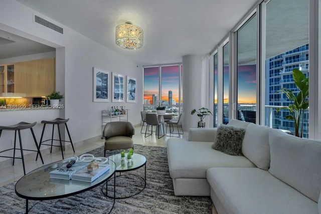 3 of 30 - 100 S Pointe Drive #2208, Miami Beach, FL