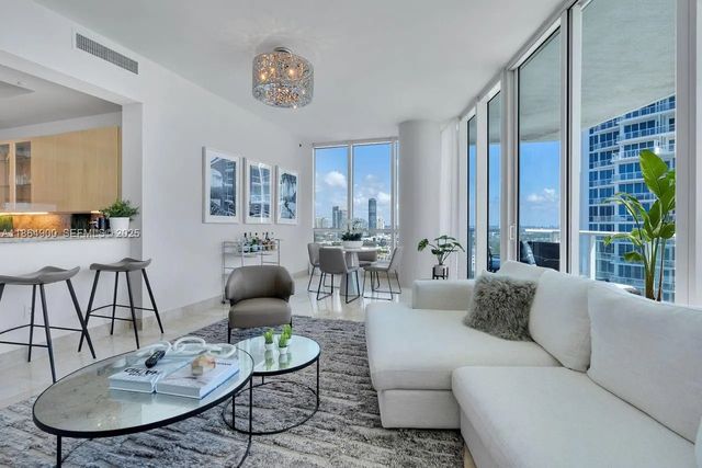 4 of 30 - 100 S Pointe Drive #2208, Miami Beach, FL