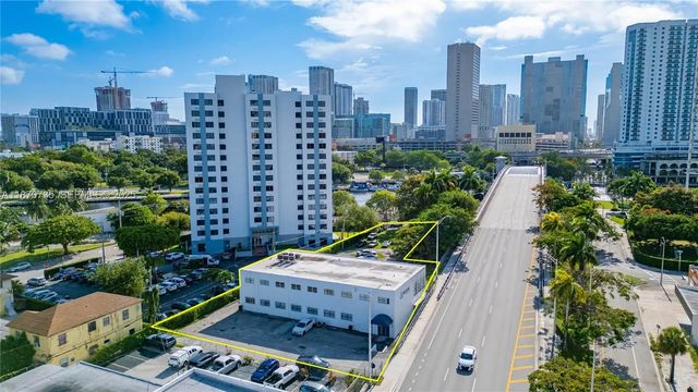 529 W Flagler Street, Miami