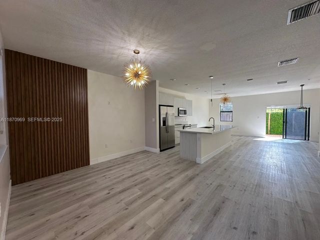 4 of 41 - 10413 Nw 82nd Street #9, Doral, FL