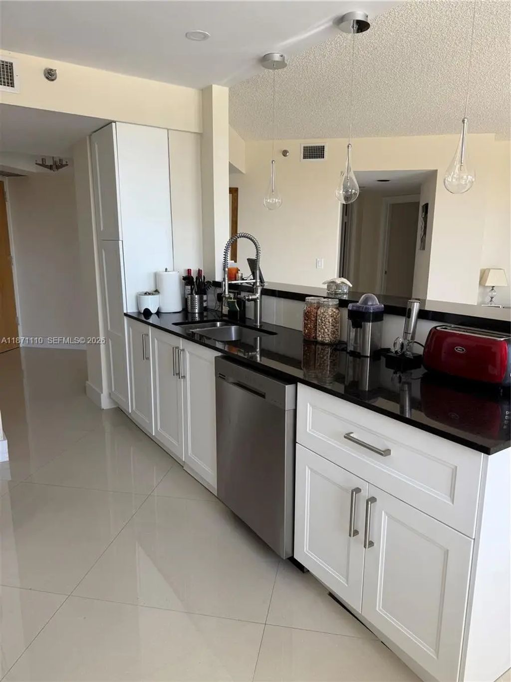 20185 E Country Club Drive #510, Aventura
