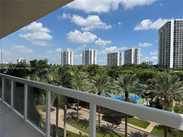 3 of 16 - 20185 E Country Club Drive #510, Aventura, FL