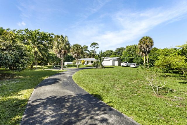 5200 Club Road, Haverhill