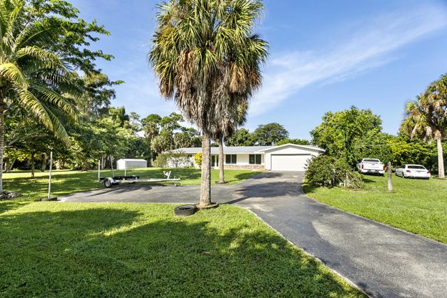 2 of 33 - 5200 Club Road, Haverhill, FL