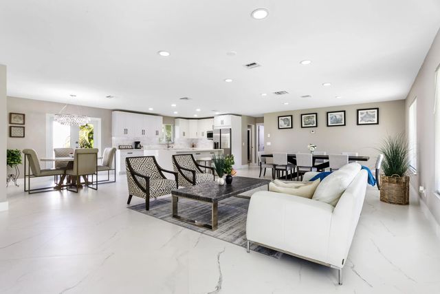 4 of 33 - 5200 Club Road, Haverhill, FL
