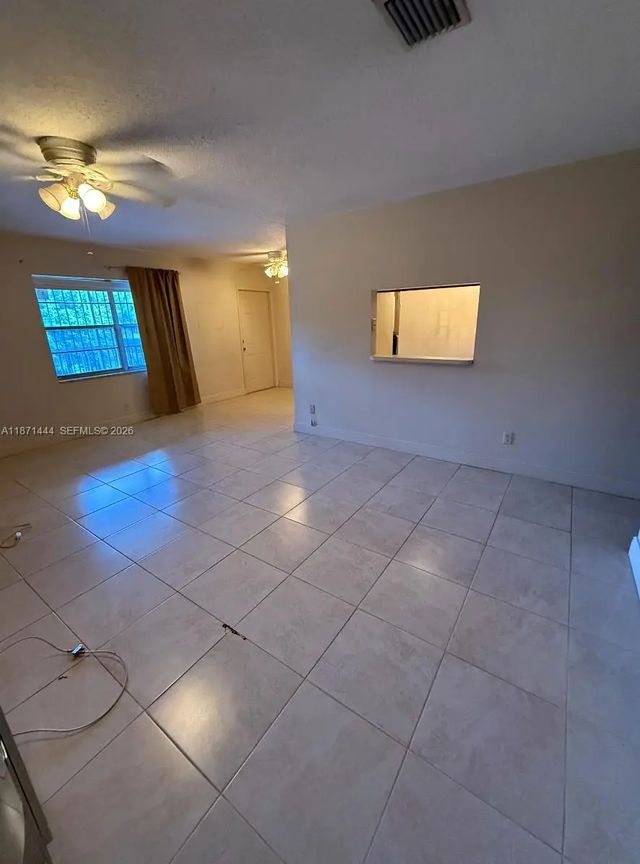 4 of 10 - 2905 Pierce Street #17, Hollywood, FL