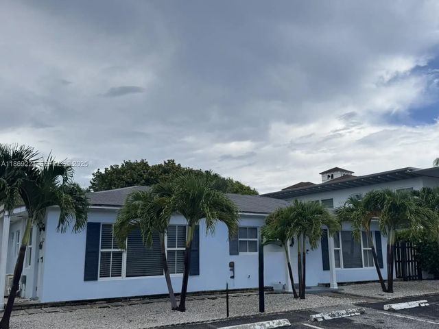 121 Linda Lane, Palm Beach Shores