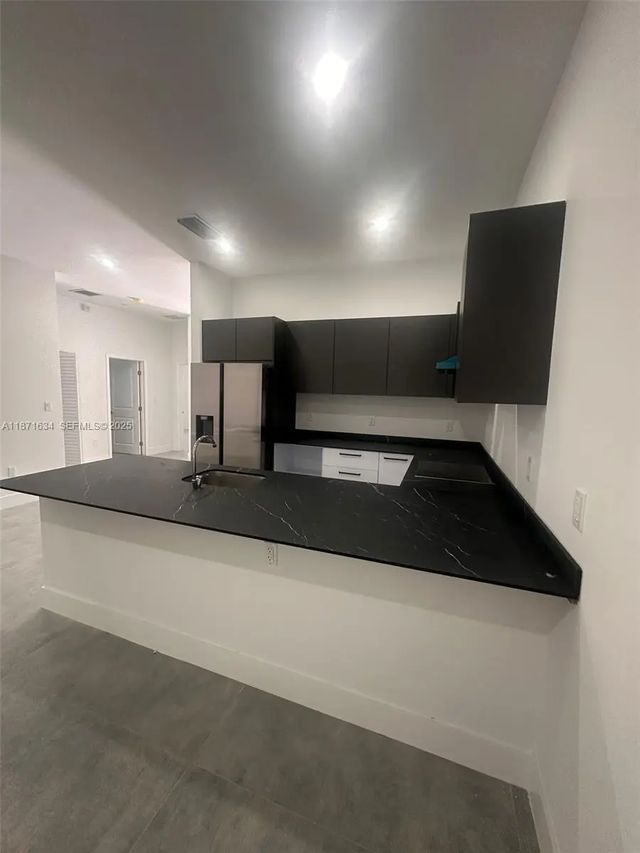3 of 22 - 2423 Nw 23rd Lane, Fort Lauderdale, FL