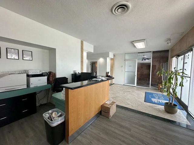 2 of 16 - 2116 N Dixie Highway, Hollywood, FL