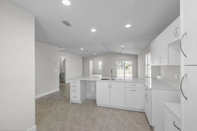 4 of 18 - 12 Los Gatos Lane, Port St. Lucie, FL