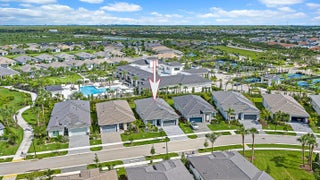 Photo of Listing #R11120956