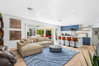 Photo of Listing #R11120980