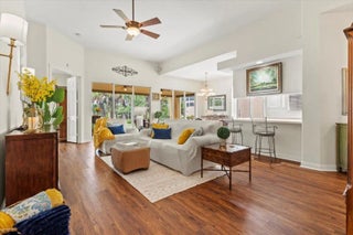 Photo of Listing #R11121242