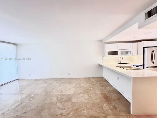 3 of 21 - 3301 N Country Club Drive #410, Aventura, FL