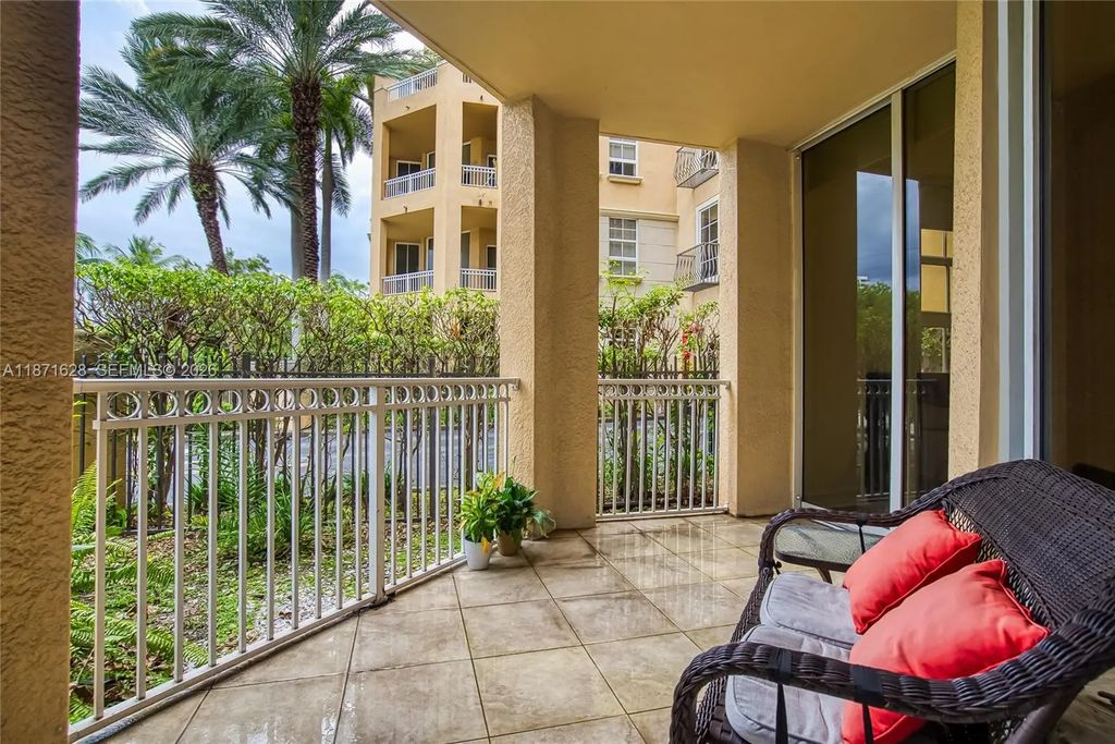 3001 Ne 185th Street #135, Aventura