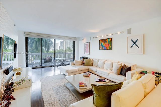 4 of 30 - 2000 Island Boulevard #710, Aventura, FL