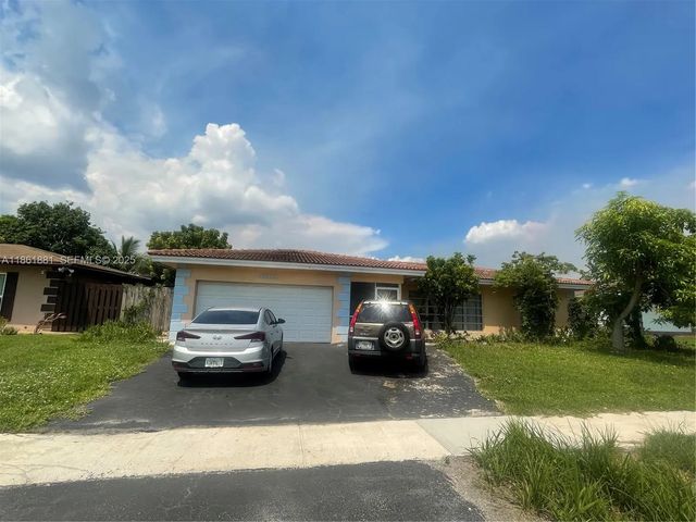 2 of 48 - 8203 Nw 73rd Terrace, Tamarac, FL