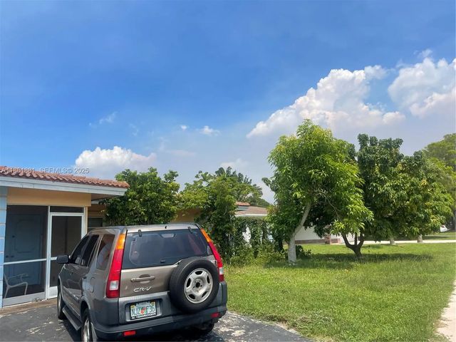 3 of 48 - 8203 Nw 73rd Terrace, Tamarac, FL