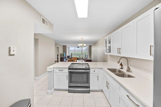 4 of 29 - 4539 Luxemburg Court #104, Lake Worth, FL