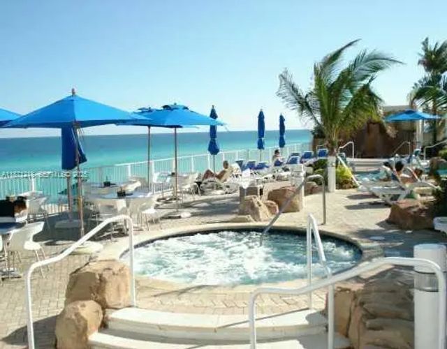 4 of 8 - 18001 Collins Avenue #1801, Sunny Isles Beach, FL
