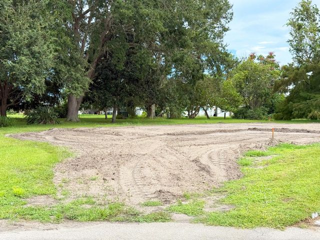 3 of 11 - 31 Florida Way, Port St. Lucie, FL