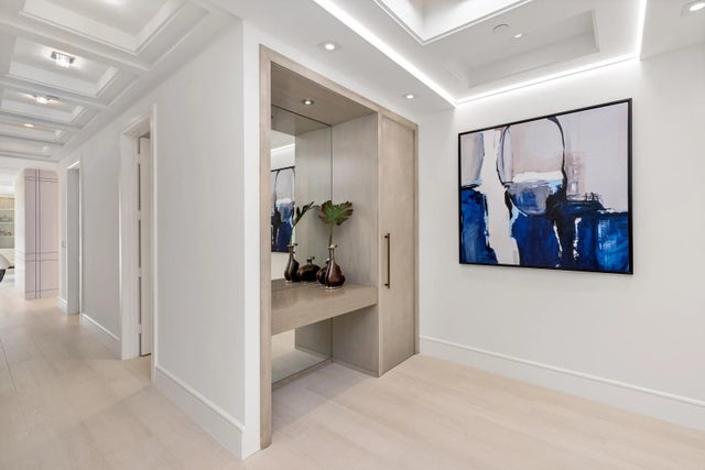 150 Bradley Place #112, Palm Beach