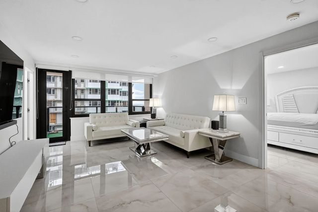 3 of 37 - 5225 Collins Avenue #1408, Miami Beach, FL