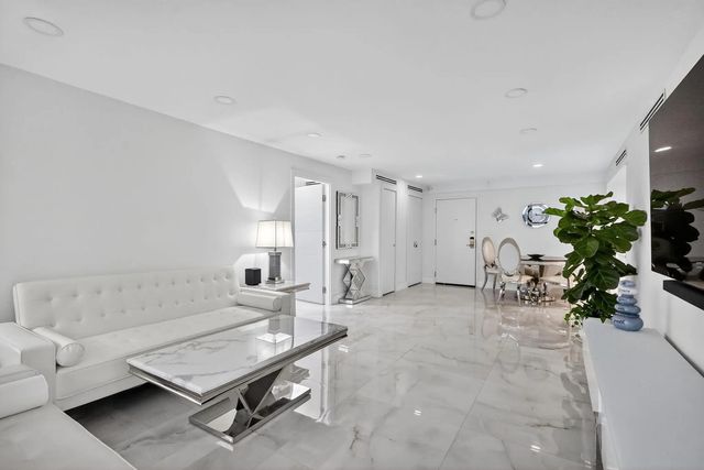 4 of 37 - 5225 Collins Avenue #1408, Miami Beach, FL