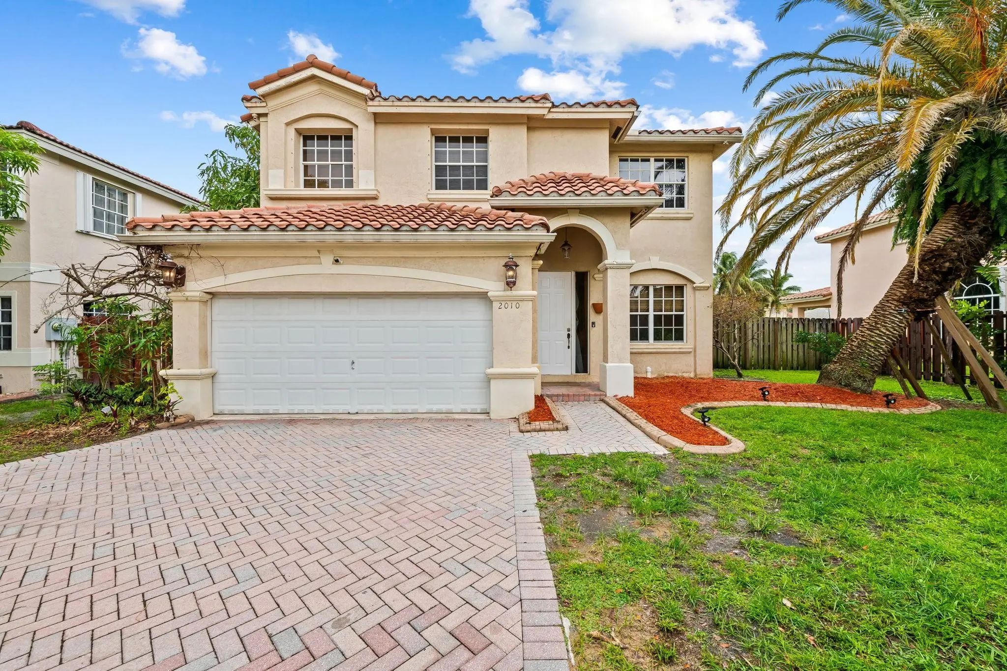 2010 Nw 99th Avenue, Pembroke Pines