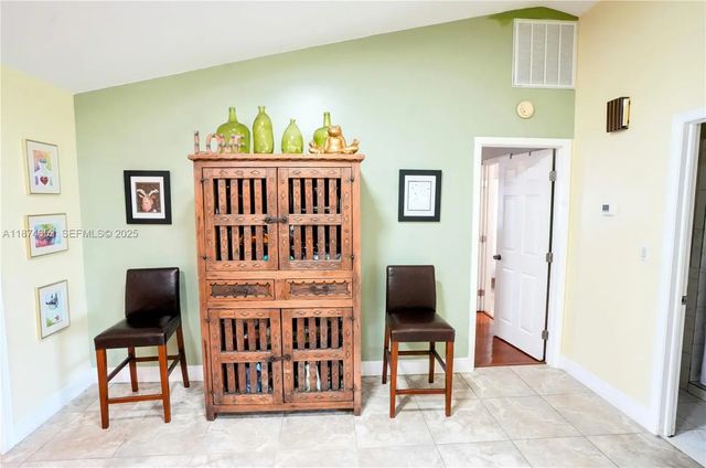 4 of 25 - 2304 Se 8th Terrace, Cape Coral, FL
