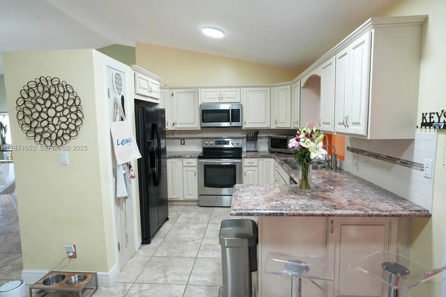 5 of 25 - 2304 Se 8th Terrace, Cape Coral, FL