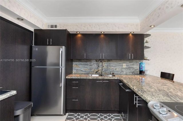 5 of 36 - 3180 S Ocean Drive #1517, Hallandale Beach, FL
