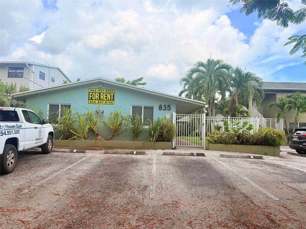 835 Ne 18th Court, Fort Lauderdale