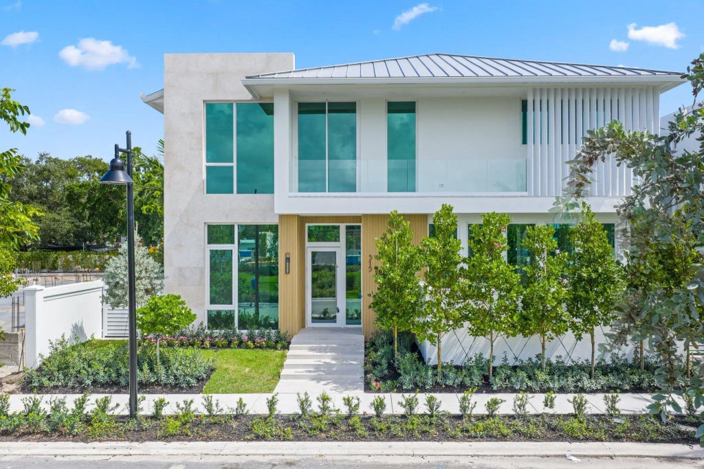 320 Grove Place, Delray Beach