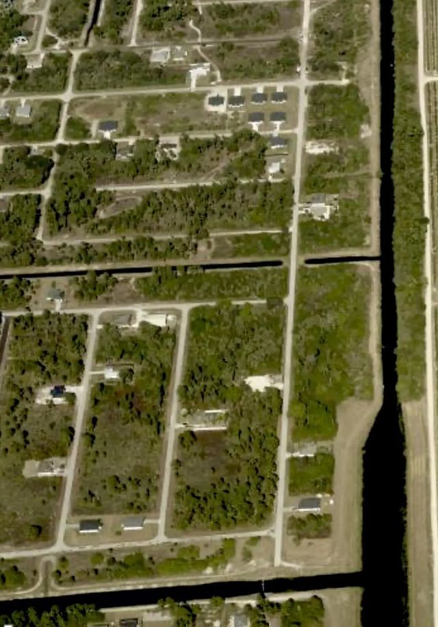 2 of 4 - 636 Naples Avenue S, Lehigh Acres, FL