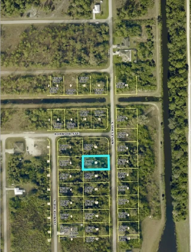 3 of 4 - 636 Naples Avenue S, Lehigh Acres, FL