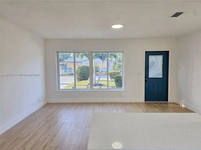 3 of 16 - 1117 W 26th Court, Riviera Beach, FL