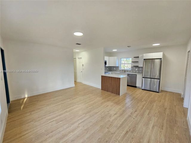 4 of 16 - 1117 W 26th Court, Riviera Beach, FL