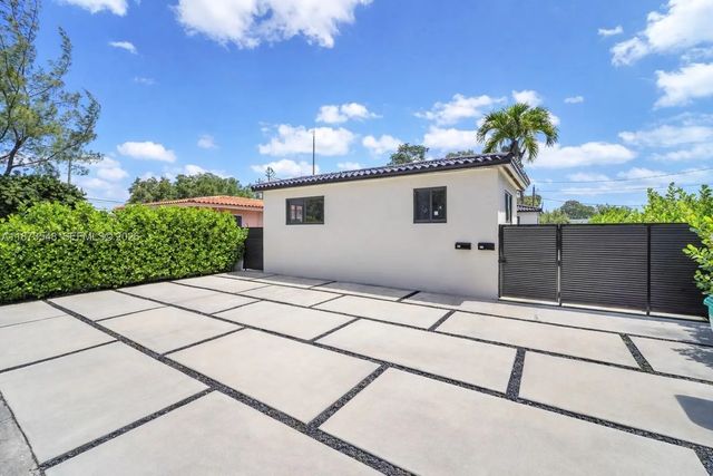 4 of 13 - 621 Sw 33rd Avenue, Miami, FL