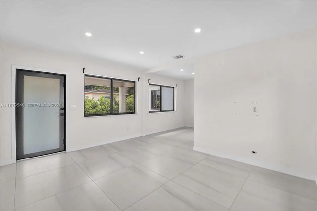 5 of 13 - 621 Sw 33rd Avenue, Miami, FL