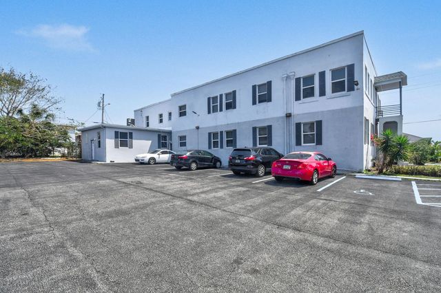 3 of 15 - 1401 Division Avenue, West Palm Beach, FL
