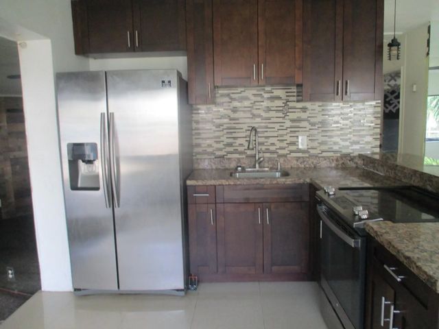 5 of 13 - 1220 Nw 7th Terrace, Fort Lauderdale, FL