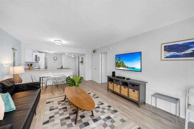 5 of 31 - 1228 West Avenue #312, Miami Beach, FL