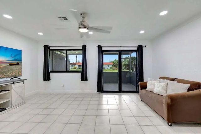 5 of 7 - 5903 Channel Drive, Greenacres, FL