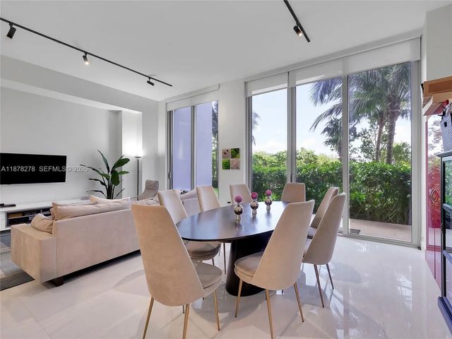 16385 Biscayne Boulevard #105, North Miami Beach