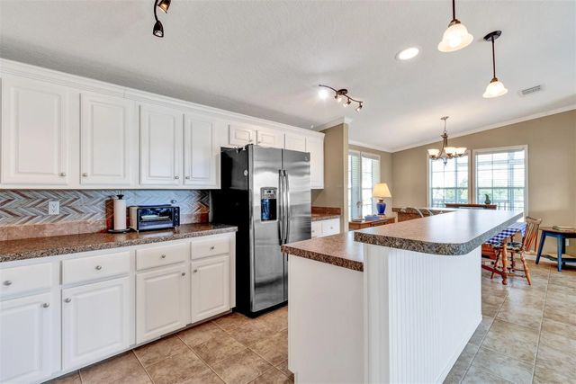 4 of 13 - 192 N Arbor Lane, Vero Beach, FL