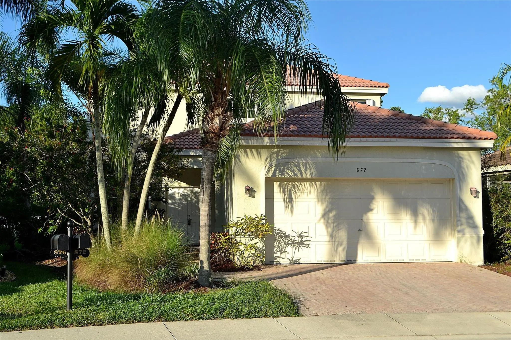 872 Tanglewood Creek, Weston