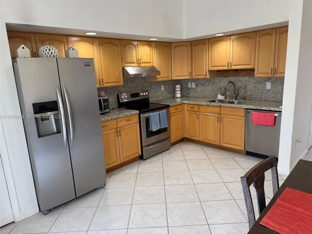 5 of 16 - 12413 Sw 112th Terrace, Miami, FL
