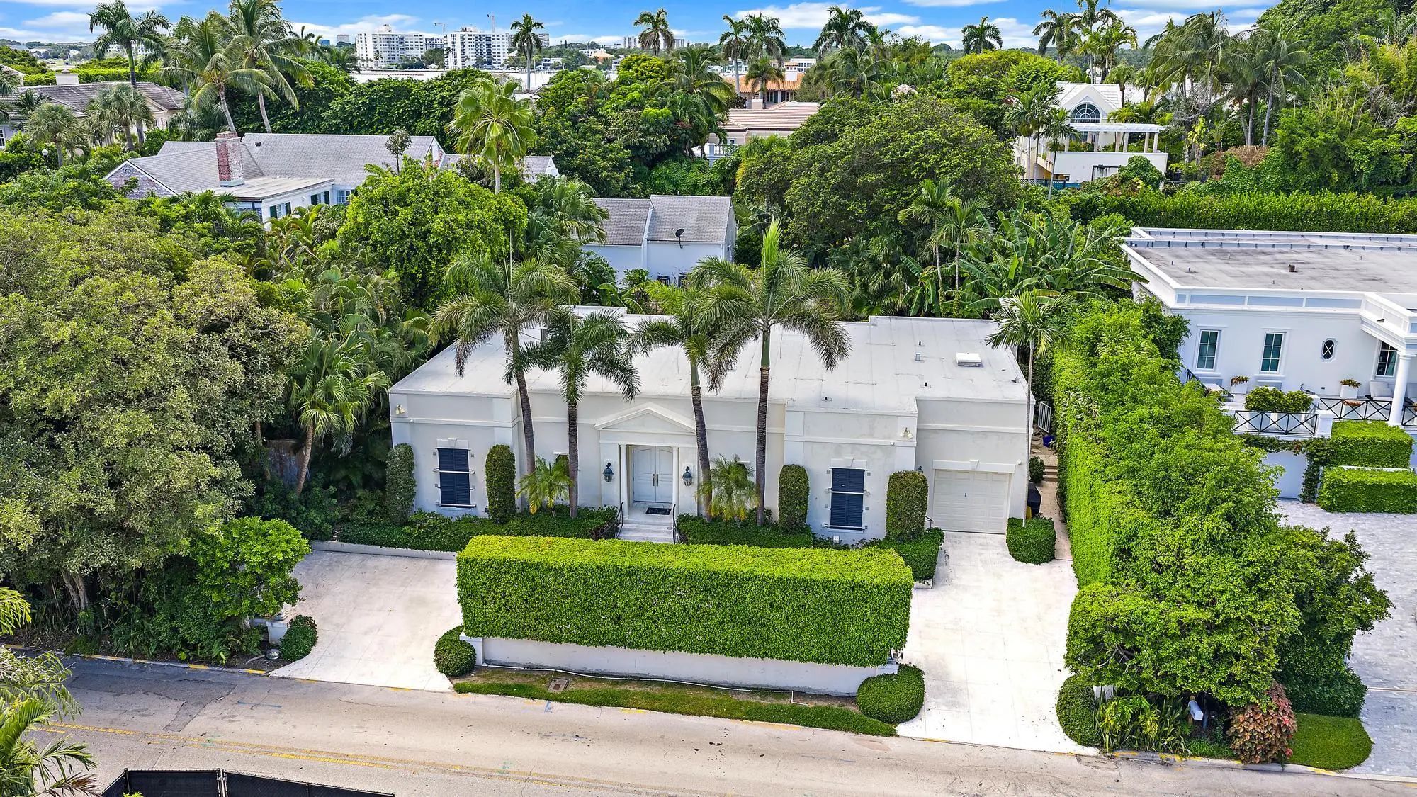 740 N Lake Way, Palm Beach