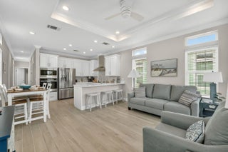 Photo of Listing #R11124018